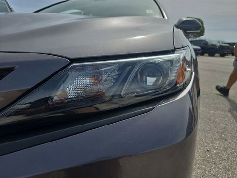 Used 2022 Toyota Camry SE image 30