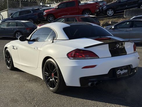 Used 2015 BMW Z4 sDrive28i image 3