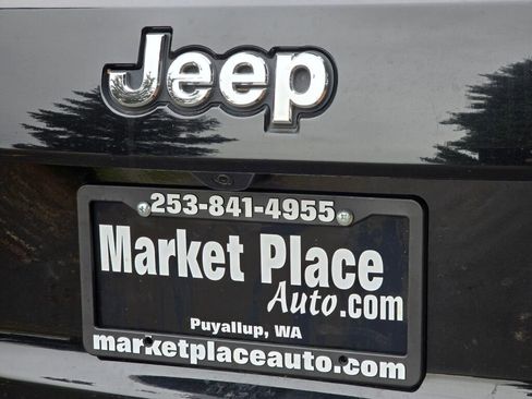 Used 2020 Jeep Grand Cherokee Limited w/ Luxury Group II image 11