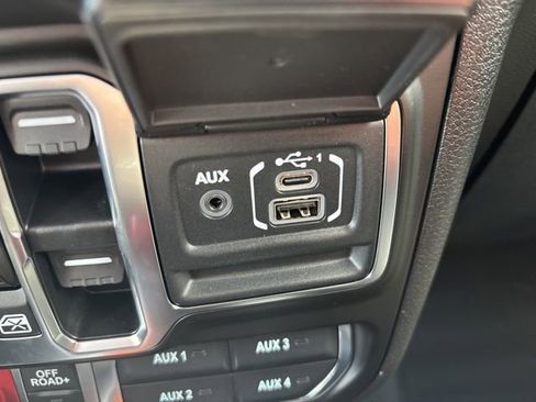 New 2025 Jeep Wrangler Unlimited Rubicon 392 image 15