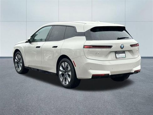 Used 2026 BMW iX xDrive45 image 8