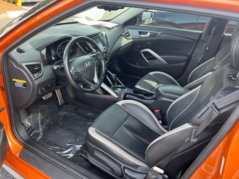 Used 2015 Hyundai Veloster Turbo FWD image 11