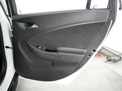 Used 2018 Chevrolet Volt LT FWD image 37