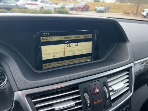 Used 2011 Mercedes-Benz E 550 Sedan image 20