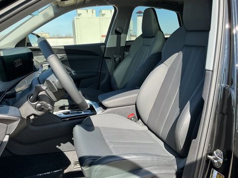 Used 2025 Audi Q5 Prestige image 12