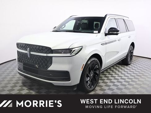 New 2026 Lincoln Navigator Reserve w/ Jet Appearance Package AWD/4WD image 1