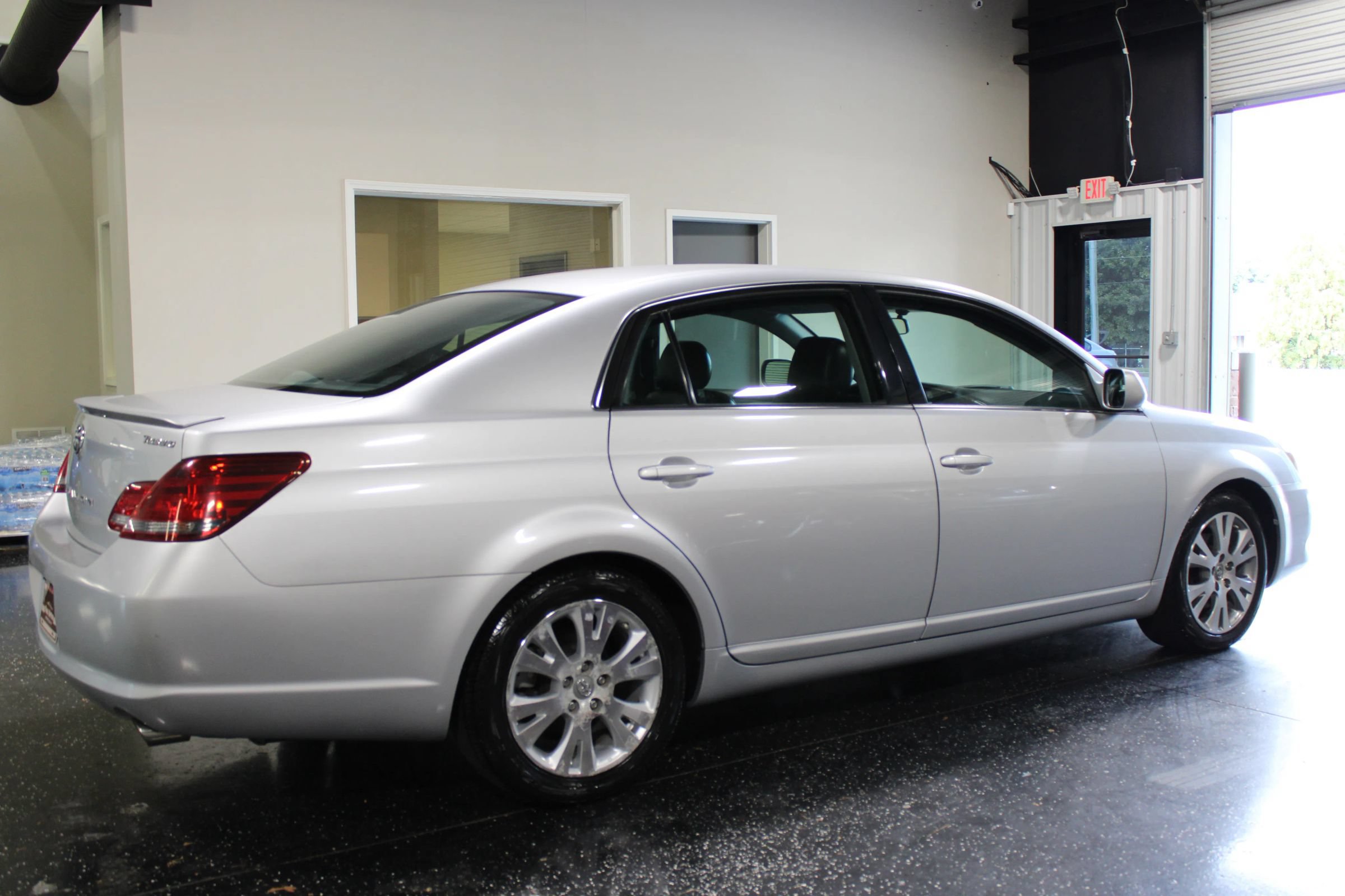 Used 2008 Toyota Avalon Touring w/ Fleet Convenience Pkg FWD image 3