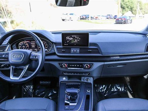 Used 2020 Audi Q5 e Prestige w/ Prestige Package image 11