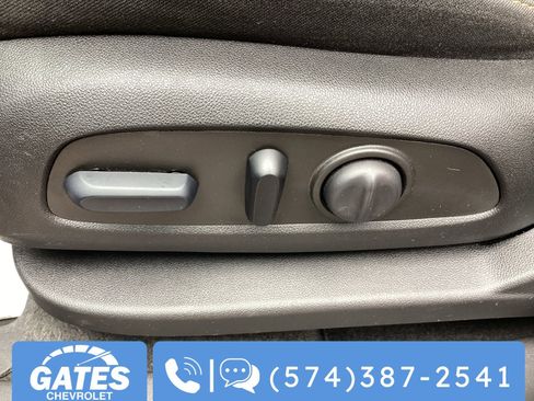 Used 2024 Chevrolet Equinox LT w/ LPO, Floor Liner Package FWD image 17