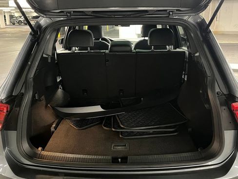 Certified 2021 Volkswagen Tiguan SE R-Line AWD/4WD image 38