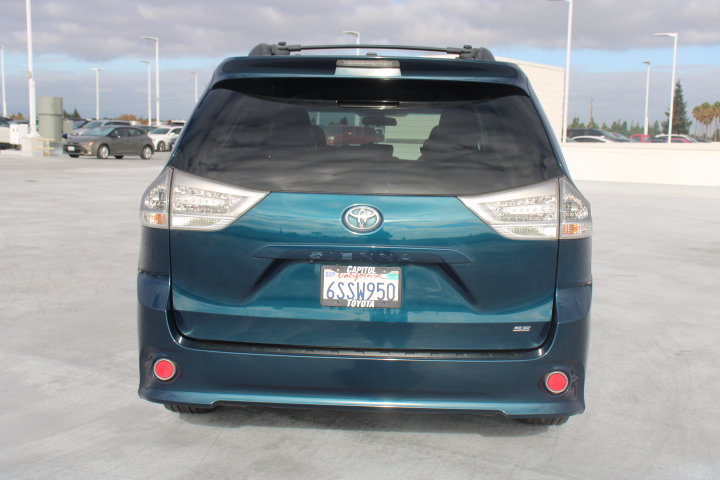 Used 2011 Toyota Sienna SE w/ Preferred Pkg FWD image 4