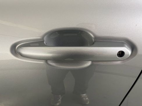 Used 2022 Toyota Highlander XLE image 42