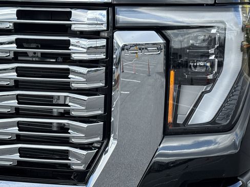 Used 2024 GMC Sierra 3500 Denali w/ Denali Reserve Package image 6