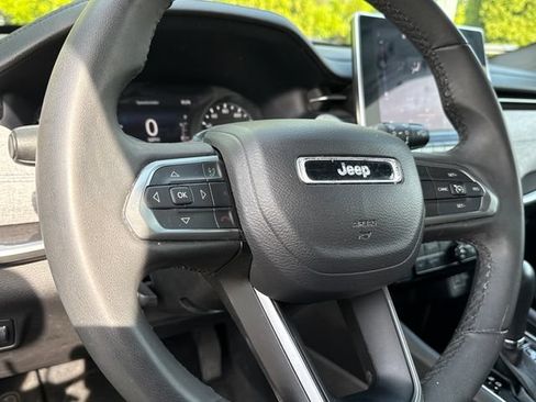Used 2024 Jeep Compass Latitude AWD/4WD image 13