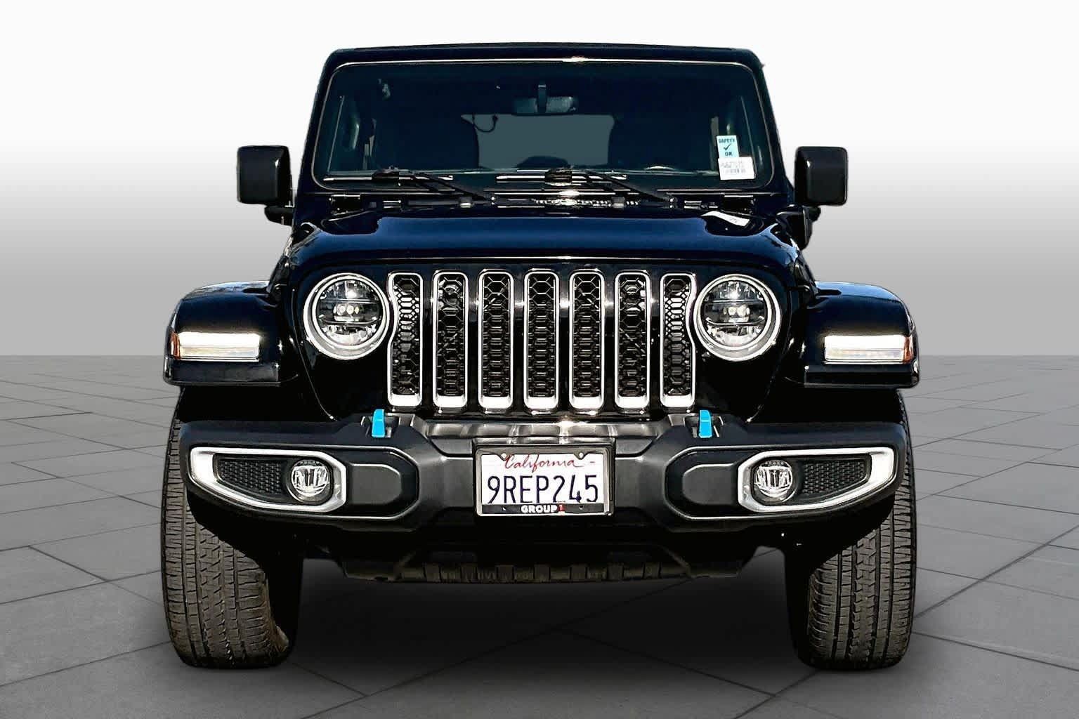 Used 2023 Jeep Wrangler Unlimited Sahara w/ Cold Weather Group AWD/4WD image 3