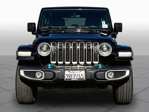 Used 2023 Jeep Wrangler Unlimited Sahara w/ Cold Weather Group AWD/4WD image 3