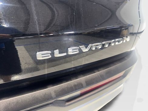 Used 2026 GMC Acadia Elevation w/ Elevation Premium Package FWD image 24