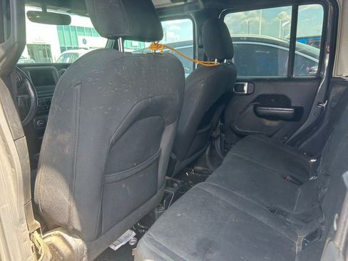 Used 2020 Jeep Gladiator Sport w/ Quick Order Package 24S image 9