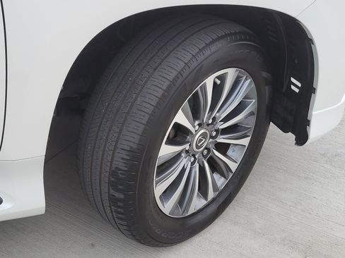 Used 2023 Lexus GX 460 Luxury w/ Accessory Package image 6