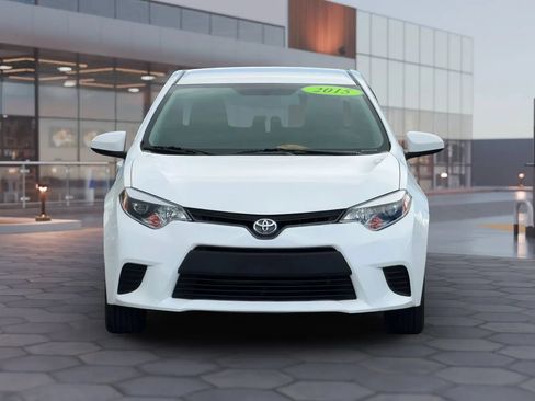 Used 2015 Toyota Corolla LE FWD image 2