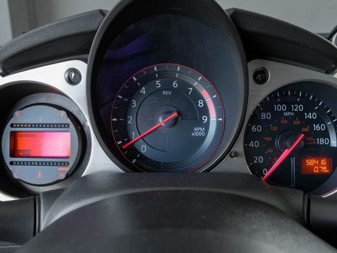 Used 2020 Nissan 370Z Coupe image 15