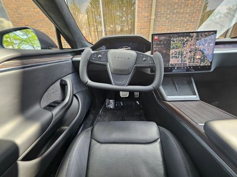 Used 2023 Tesla Model S AWD image 5