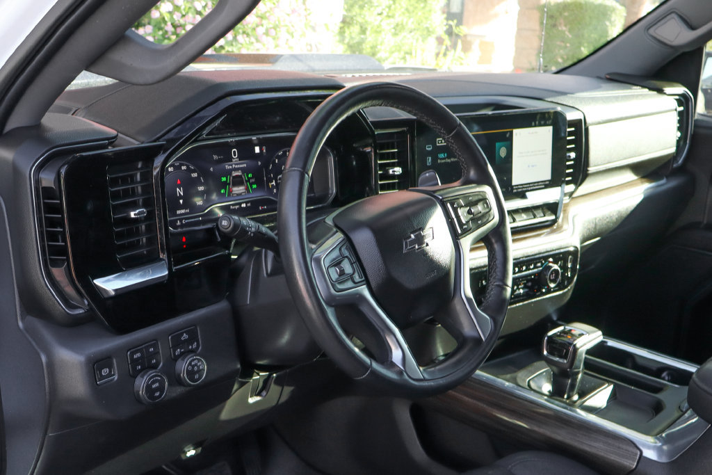 Used 2022 Chevrolet Silverado 1500 LT Trail Boss w/ LPO, Dark Essentials Package AWD/4WD image 23