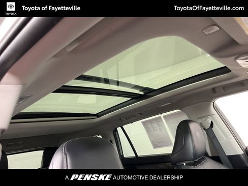 Used 2023 Toyota Highlander Platinum image 6