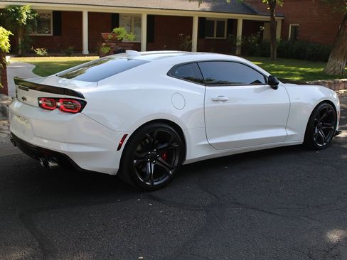 Used 2019 Chevrolet Camaro SS image 6
