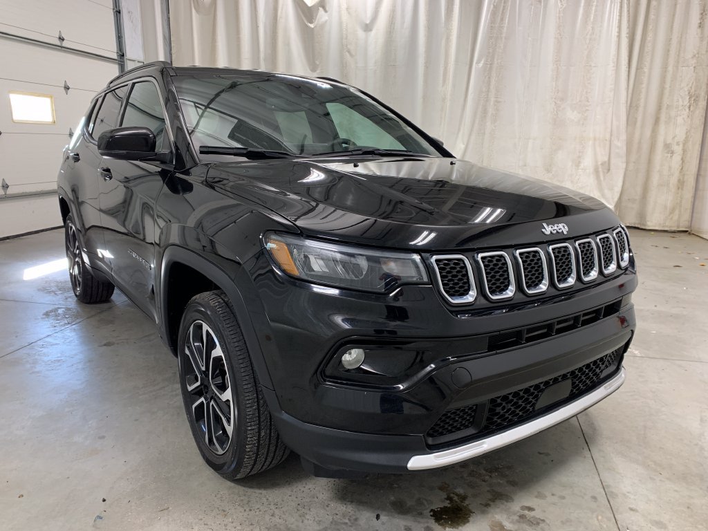 Used 2023 Jeep Compass Limited AWD/4WD image 13