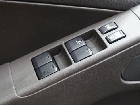 Used 2019 Nissan Frontier PRO-4X w/ Pro-4x Luxury Package image 19