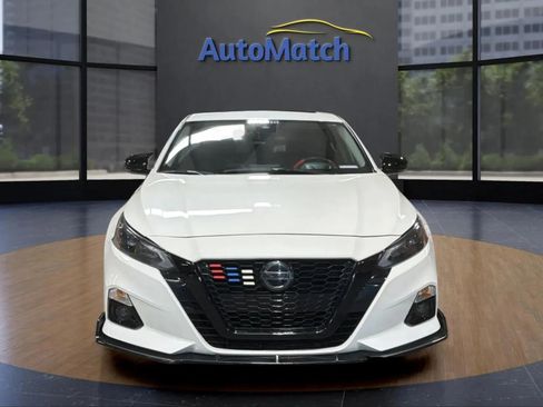 Used 2022 Nissan Altima 2.5 SR w/ Midnight Edition Package FWD image 3