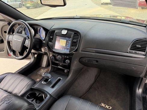 Used 2013 Chrysler 300 S image 24