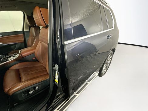 Used 2021 BMW X7 xDrive40i w/ Executive Package AWD/4WD image 12