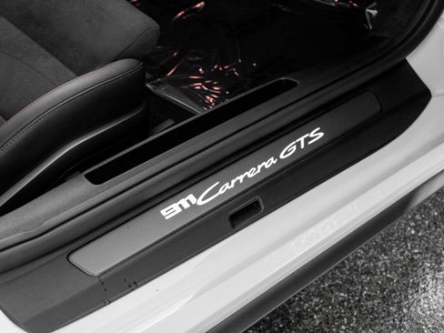 Used 2025 Porsche 911 Carrera 4 GTS image 32