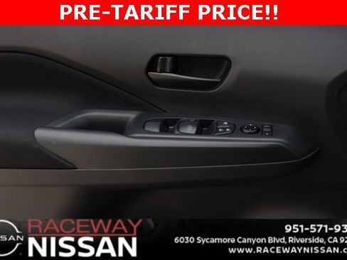 New 2025 Nissan Kicks Play S image 24