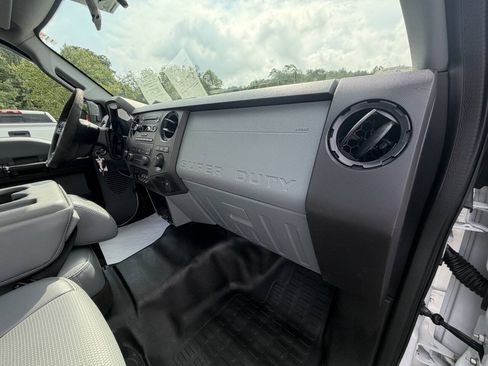 Used 2016 Ford F250 XL w/ XL Appearance Package AWD/4WD image 55