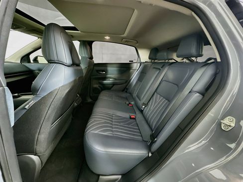 Used 2024 Nissan Ariya AWD image 29