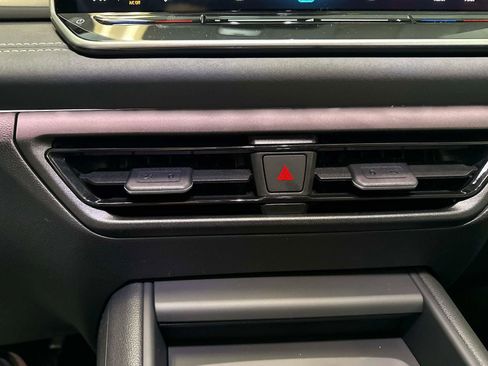 New 2026 Volkswagen Tiguan SE image 15