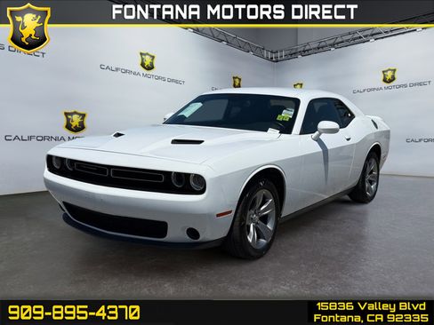 Used 2020 Dodge Challenger SXT RWD image 1