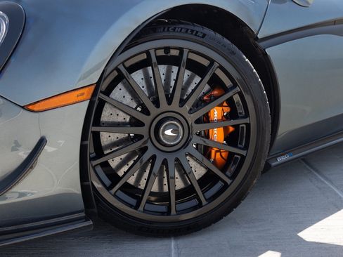 Used 2020 McLaren 620R RWD image 11