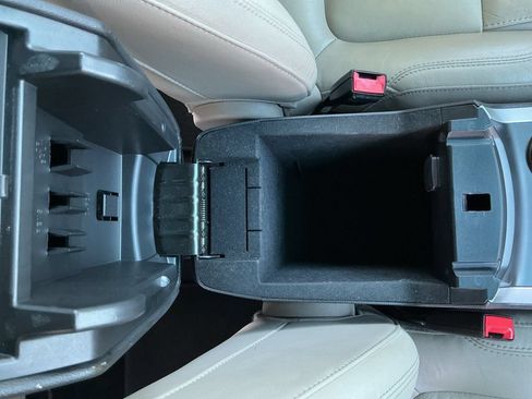 Used 2015 Ford Explorer XLT w/ Equipment Group 202B FWD image 30