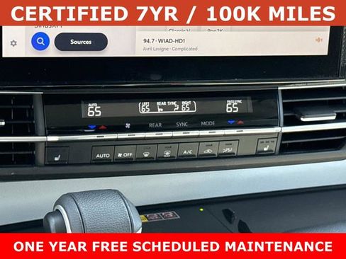 Used 2025 Toyota Sienna XLE FWD image 22