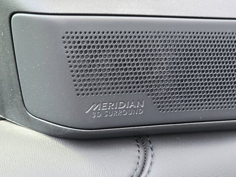 New 2025 Land Rover Range Rover SE image 9