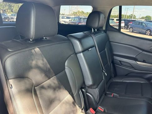 Used 2023 GMC Acadia SLT FWD image 46