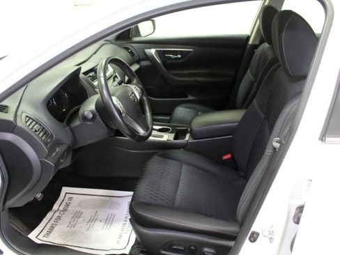 Used 2018 Nissan Altima 2.5 SV FWD image 17