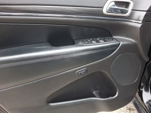 Used 2021 Jeep Grand Cherokee Limited image 13