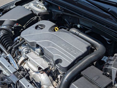 Used 2023 Chevrolet Malibu LT FWD image 36