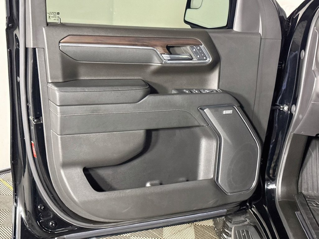 Used 2024 GMC Sierra 1500 SLT w/ SLT Premium Package AWD/4WD image 10