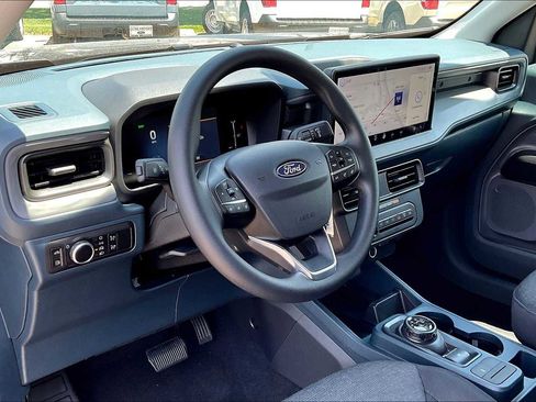 New 2025 Ford Maverick XL image 8